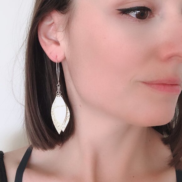 𝅺GOLD Leather Leaf Earrings - Picture 4 of 7